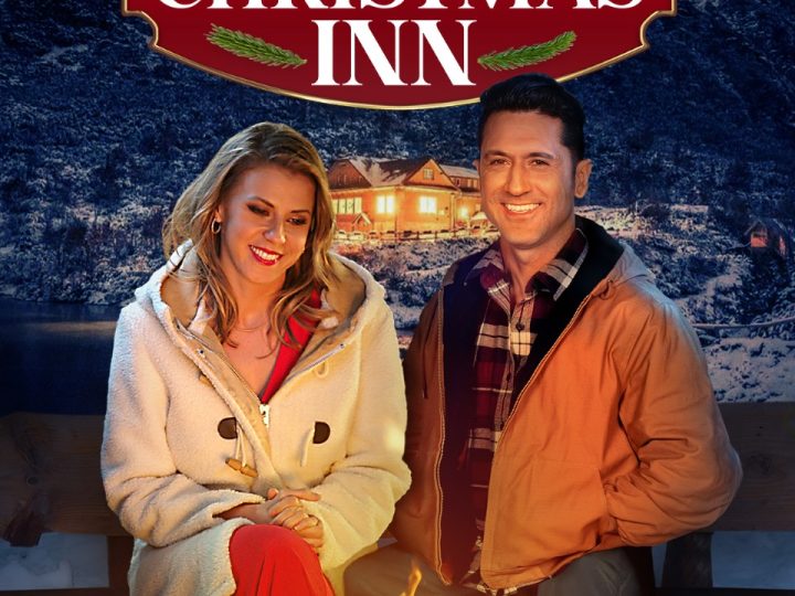 Christmas Under Wraps (2014) Movie Review: A Heartwarming Holiday Classic